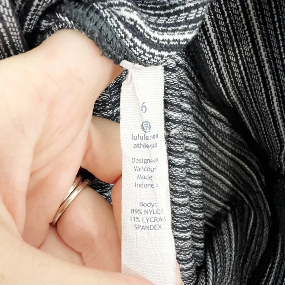 Lululemon High Times Pant Textured Stripe Black Deep Coal Size 6 - Picture 8 of 8